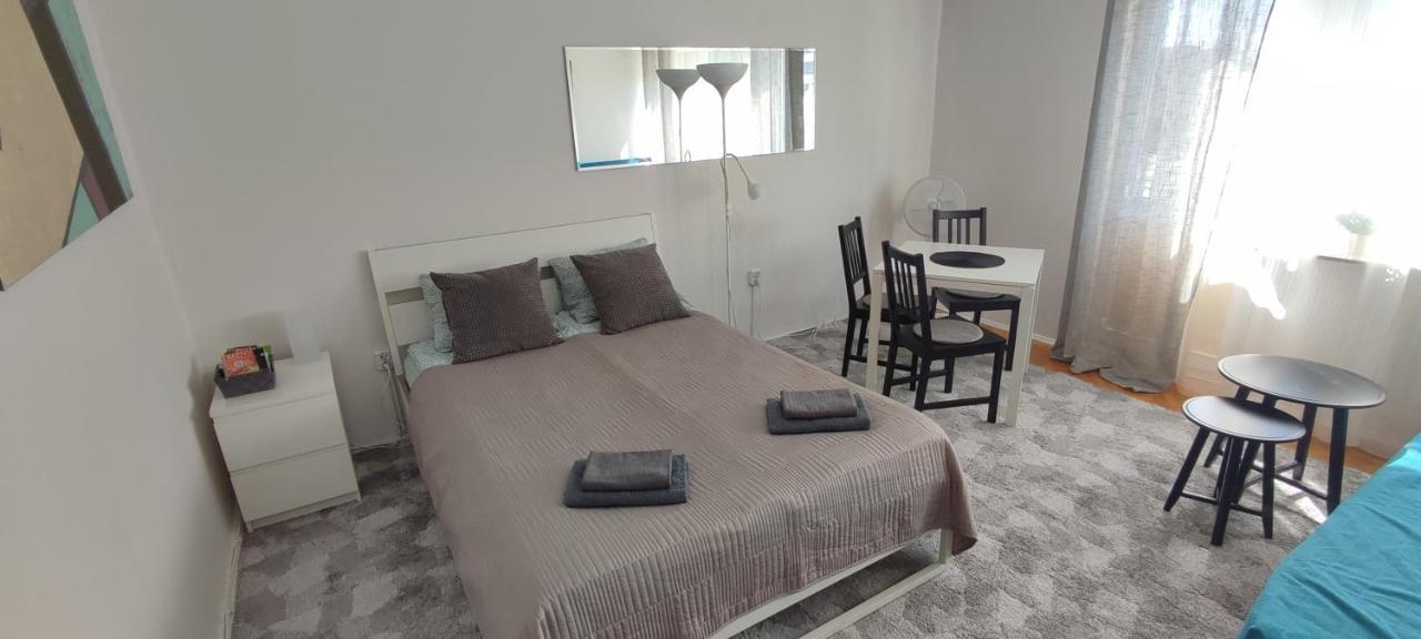 Top Apartamenty Centrum - Metro Rondo Onz Varşovia Exterior foto